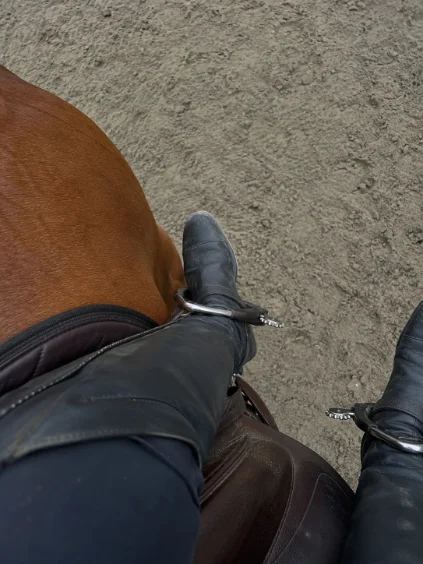 Rider running poles solo